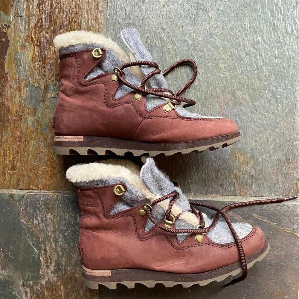 Sorel Sneakchic Alpine Boots size 7 - Picture 5 of 5